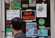 Vagas de emprego nos EUA atingem menor nível em dois anos