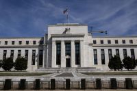 Bancos centrais priorizam ouro sobre dólar para reservas, mostra pesquisa