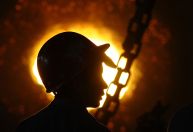 Atividade industrial da China contrai em outubro por queda na demanda