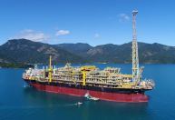 Governo publica decreto para revisar participação estatal em produção petroleira