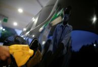 Preços da gasolina, diesel e etanol recuam pouco mais de 1% na semana, diz ANP