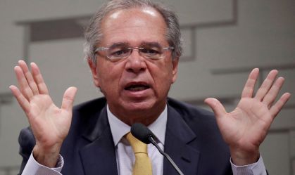 Para Paulo Guedes, tarifar o mundo inteiro foi inabilidade de Trump