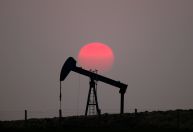 Demanda global por petróleo avança em outubro e atinge 99% do nível pré-pandemia