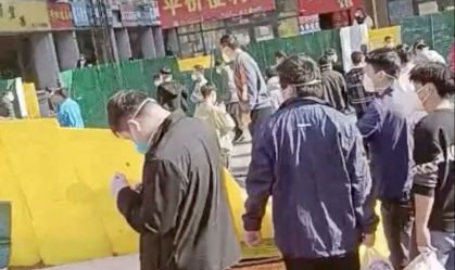 Foxconn pede desculpa a trabalhadores na China por erro em pagamento