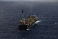 Preços do petróleo recuam 7% com plano dos EUA de liberação recorde de reservas