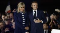 Macron diz que empurrão da esposa aconteceu durante brincadeira