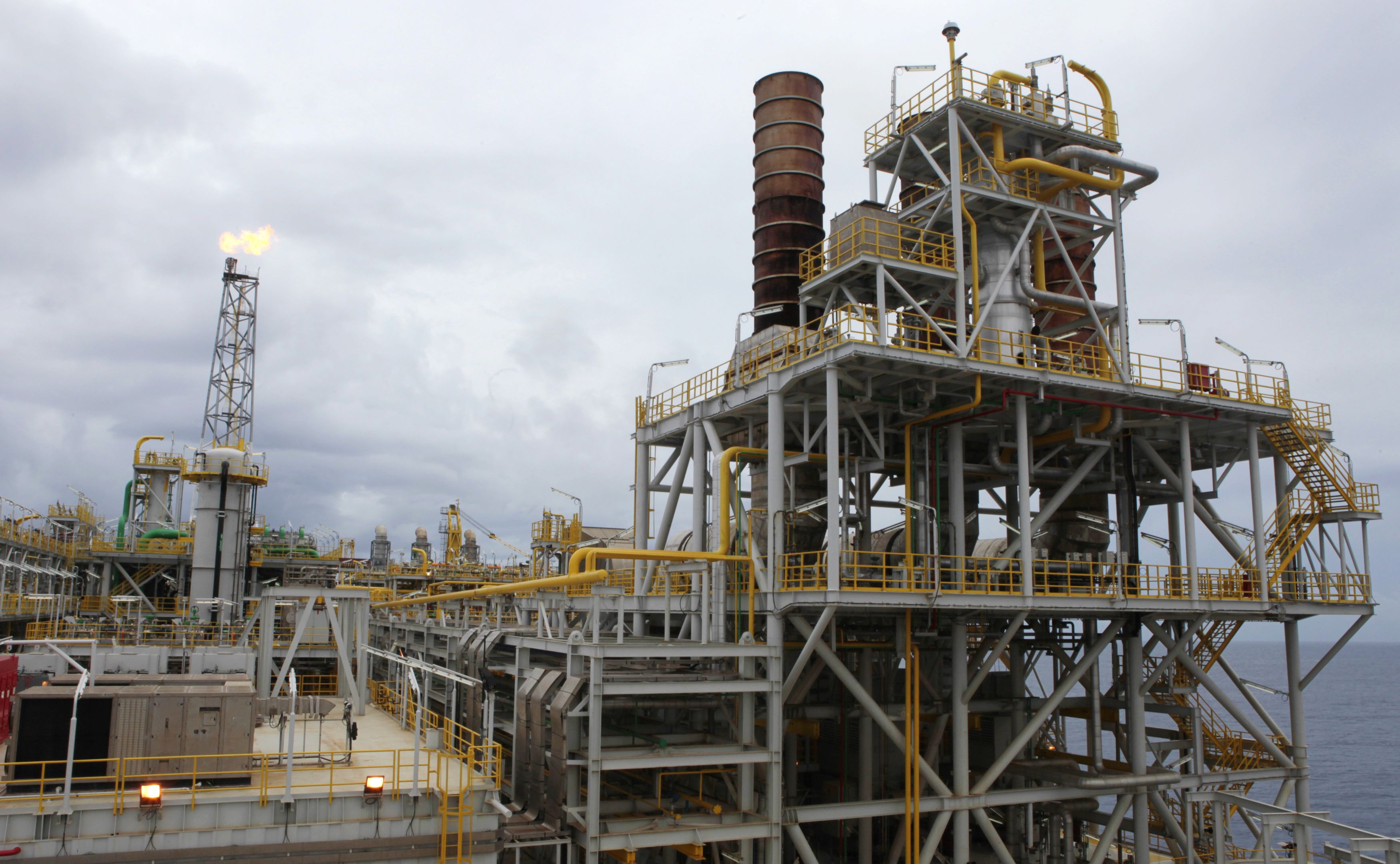 Plataforma de petróleo Cidade Angra dos Reis no campo de