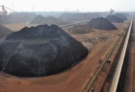 Minério de ferro atinge mínima de 2 meses na China por temor de juros e demanda