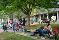 Pedidos semanais de auxílio-desemprego nos EUA têm queda inesperada