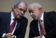 Governo Lula mira desenvolver indústria bélica do país e vai usar dinheiro do BNDES em seu plano