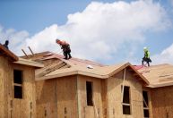 Início de construção e licenças de moradias nos EUA caem em janeiro