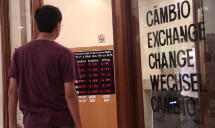 Fluxo cambial no Brasil é positivo em US$4,566 bi em