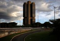 Incertezas econômicas se dissiparam, e BC deve cortar juros a partir de agosto, dizem especialistas