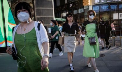 Economia da China desacelera em maio e frustra expectativa de recuperação mais acentuada