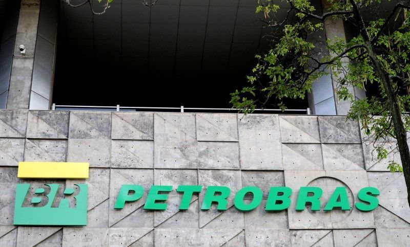 Logotipo da Petrobras na sede da estatal no Rio de