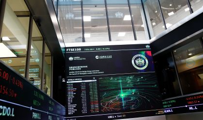 Ações europeias sobem com negociações comerciais dos EUA em foco