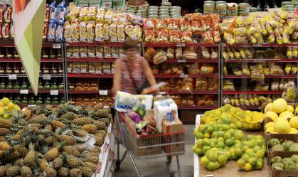 Natal de 2023 terá maior oferta de vagas temporárias em 10 anos e salários maiores, prevê CNC