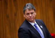 Greve é movida por “interesses políticos e ideológicos” e visa “promover o caos”, diz Tarcísio