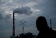 Produtores de combustíveis fósseis planejam dobrar a extração em 2030, diz relatório da ONU