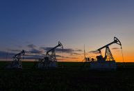 Guerra em Israel aumenta riscos para mercado de petróleo e procura deve atingir recorde em 2023, diz AIE