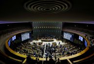 Câmara aprova projeto com Desenrola e limite para rotativo; texto vai ao Senado