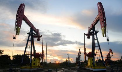Petróleo tem alta leve com isenção de tarifas e importações na China
