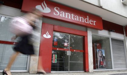 Santander eleva previsão de 2025 de PIB e Selic, e reduz câmbio