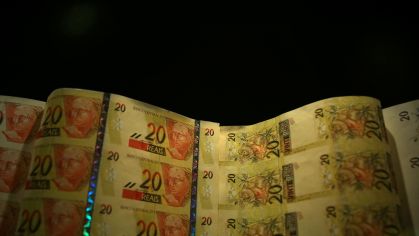 Notas de 20 reais exibidas no Centro Cultural Banco do