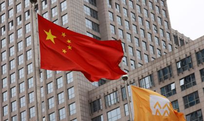 China expressa “profunda preocupação” e pede cessar-fogo após ataque do Irã a Israel