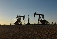 Petróleo sobe 2% com preocupação de preços da Arábia Saudita