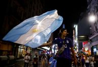 Bolsa argentina dispara mais de 20% na abertura após vitória de Milei