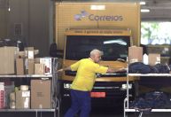 Correios fazem leilão de itens esquecidos com AirFryer e utensílios domésticos; veja como participar