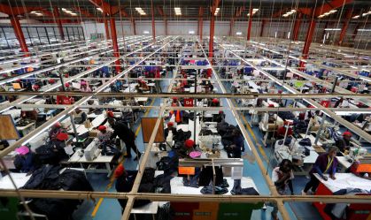 Confiança da indústria cai em 15 setores em abril, revela CNI