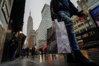 Economia dos EUA encolhe ligeiramente menos do que estimativa no 1º tri