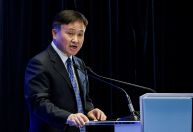 Presidente do BC da China reforça política monetária de apoio e promete manter iuan estável