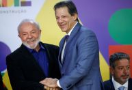 "Economia vai bem por conta da competência e do comportamento de Haddad", diz Lula