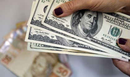 Dólar pode voltar a R$ 5 com diferença entre juros dos EUA e do Brasil?