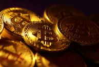 Bitcoin sobe mais de 5% com expectativas por volta de Trump à Casa Branca