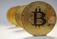 Bitcoin avança acima de US$ 102 mil com alta demanda por ativos digitais