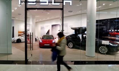 Tesla perde US$ 21,43 por ação com "America Party" de Musk