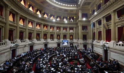 Megaprojeto de Milei é aprovado no Senado argentino; texto voltará para Câmara