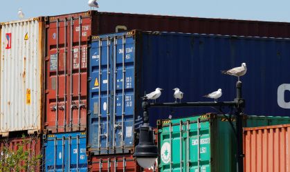 Déficit comercial dos EUA cresce em dezembro com recorde de importações