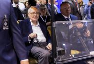 Warren Buffett: US$ 160 bilhões na conta e café da manhã no McDonald’s