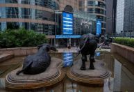 China promete abrir mercados e apoiar Hong Kong em meio à tensão geopolítica