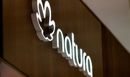 Natura&Co mantém negociação com IG4 sobre Avon fora da América Latina