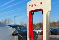 Ações da Tesla caem 7% em meio a preocupações sobre anúncio de Musk