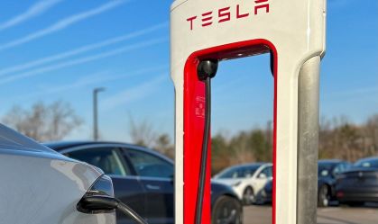 Ações da Tesla caem 7% em meio a preocupações sobre anúncio de Musk