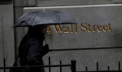 Futuros de Wall Street derretem em meio a temor tarifário