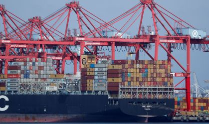 Empresas dos EUA evitam tarifas com estratégia de crise global; entenda