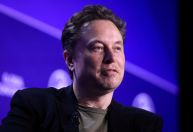 Elon Musk caminha para se tornar primeiro trilionário do mundo